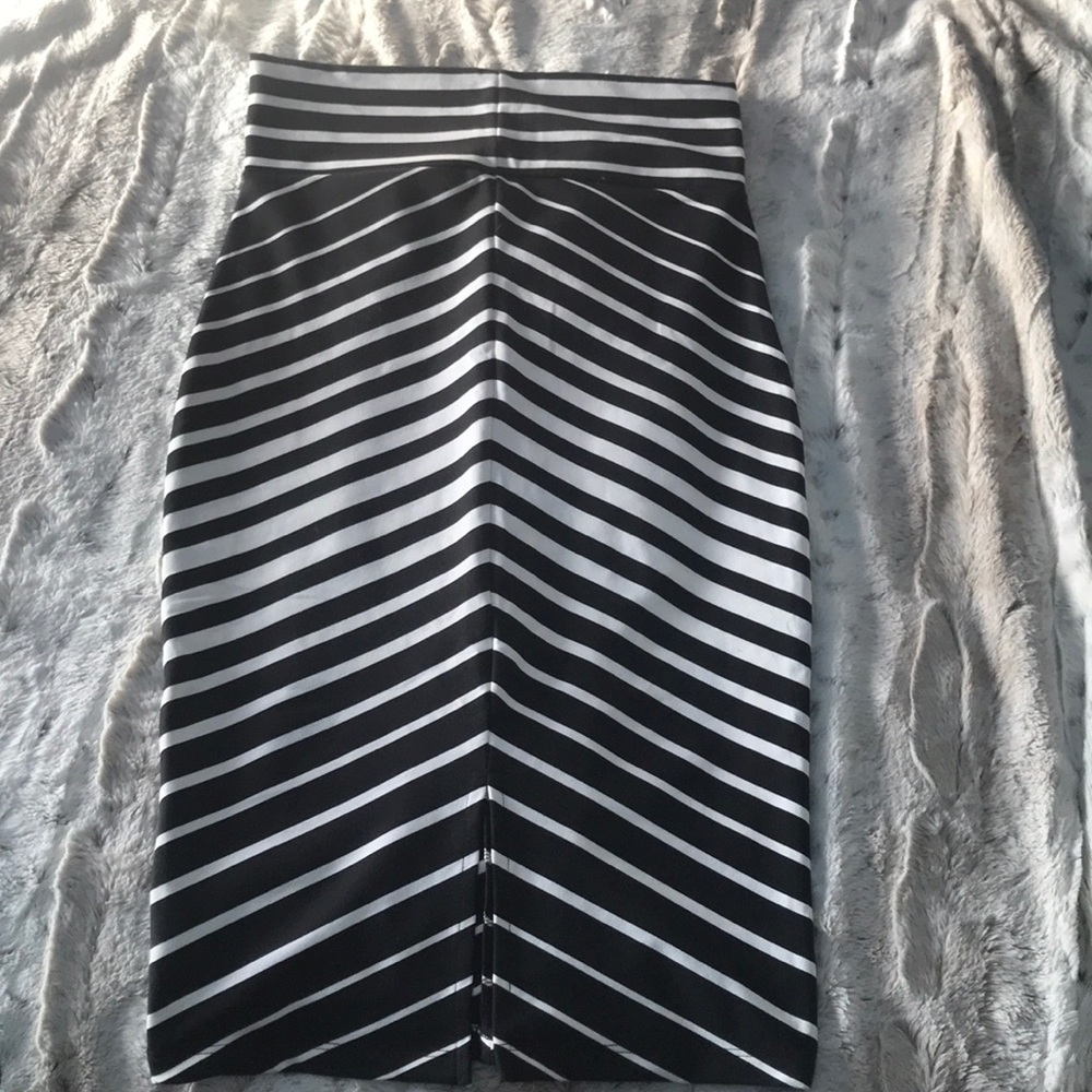 New BEBE pencil skirt